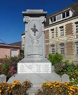 Le monument aux morts.