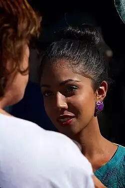 Description de l'image Guests at Norman Jewison's annual Canadian Film Centre BBQ 2013 -a.jpg.