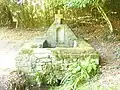 La fontaine de dévotion près de la chapelle Saint-Michel.