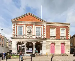 Guildhall à Windsor, dans le Berkshire, actuel hôtel de ville et ancien marché et tribunal.