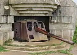 Photo d'un ancien canon allemand de la Seconde Guerre mondiale.