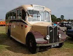 Avec la mascotte Indien