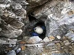 Phénomène karstique dans le gypse du ravin de Sorine.