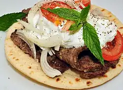 Le gyros est emblématique de la cuisine grecque.