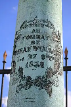 fût d'un canon gravé « Pris au combat de Saint-Jean d'Ulloa le 27 9bre 1838 (sic) ».