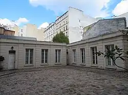 Cour à l’emplacement de l’ancien jardin