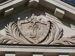 Détail du fronton.(façade sud).