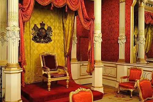 Salle du trône.