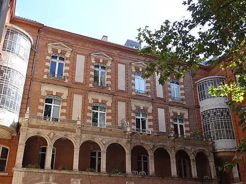 Antonin : élévation au-dessus des galeries Renaissance.