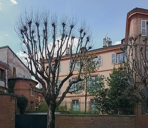 La façade arrière de l'hôtel de Puymaurin.