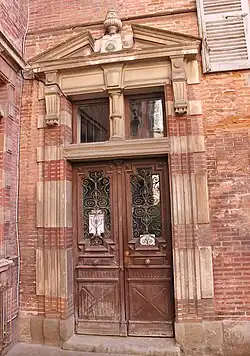 Porte de l'hôtel Jossé-Lauvreins, fin XVIe siècle ou début XVIIe siècle.