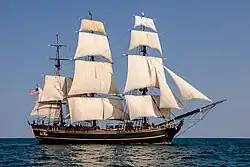 Le HMS&nbsp;Bounty, qui joue l'Endinburgh Trader dans le second opus.