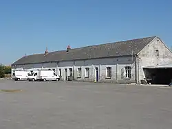 Les bureaux et ateliers.