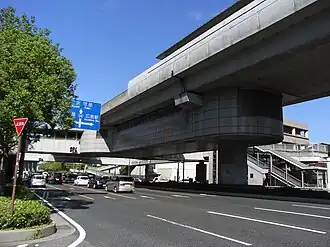 Vue extérieure de la station.