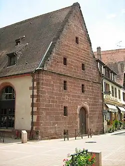 Pignon de la halle aux blés