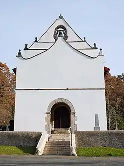 L'église Notre-Dame vue de face.