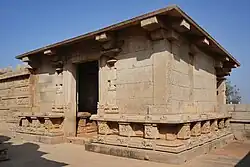 Extérieur du mandapa.