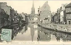 Le quai de la douane.