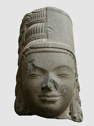 Harihara (Shiva et Vishnou), art khmer VIIe&nbsp;siècle, grès, province de Takeo, Style de Phnom Da. Cambodge.
