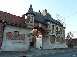 Maison à tourelle