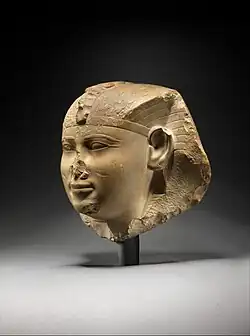 Statue probable de Montouhotep&nbsp;IIIXIe dynastie. CalcaireMet