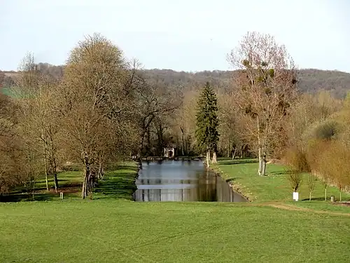 Bassin du château de Morainval.
