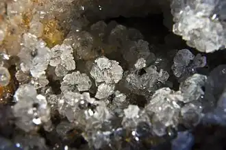 Hémimorphite - Germs-sur-l'Oussouet, Hautes-Pyrénées, France (Vue 1,5&nbsp;cm)