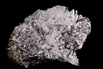 Hémimorphite et Calcite - Jabad Daylan Arabie Saoudite - (9&nbsp;×&nbsp;6,5&nbsp;cm)