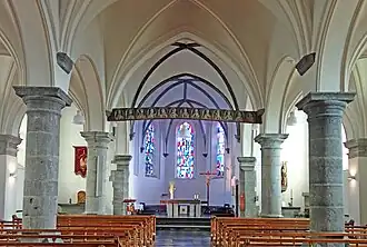 Intérieur, vue sur le chœur