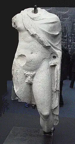 Statue d'un Ptolémée&nbsp;III sous la forme du dieu Thot-Hermès.