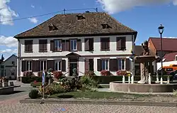 Ancienne mairie-école (1825), 1 rue Saint-Arbogast.