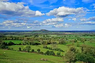La colline dans la plaine.