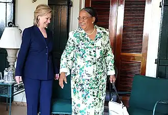 Hillary Clinton, secrétaire d'État américaine, et Mirlande Manigat, femme politique haïtienne, en 2011.