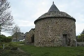 Colombier du Clos-Guéguen.