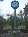 Horloge à l’heure du tsunami du 23 mai 1960, devenue monument du souvenir.