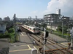 Vue sur les voies et quais.