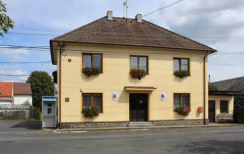 La mairie.