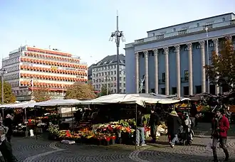 Avec la place Hötorget en 2007.