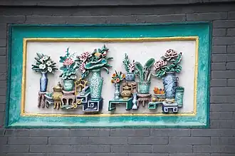 Bas reliefs décoratifs.