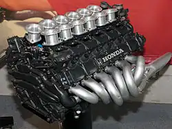Photo du moteur V12 Honda RA122E