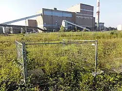 Le puits no&nbsp;1 dans son environnement.