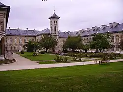 Hospice Ferrari (1877-1888), Clamart.