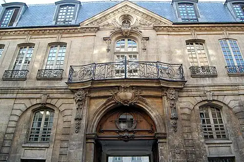 Entrée de l'hôtel d'Albret au no&nbsp;31.