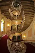 L'escalier de l'hôtel, photographié depuis le 5ème étage en 2016