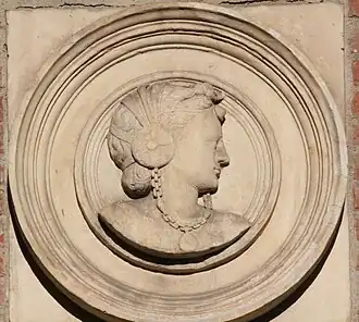 Hôtel de Pins : médaillon.