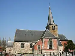 L'intéressante église d'Hoves.