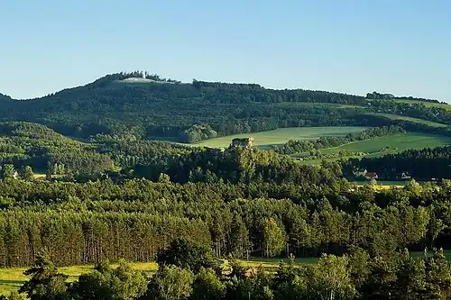 Maršovický vrch (417 m).