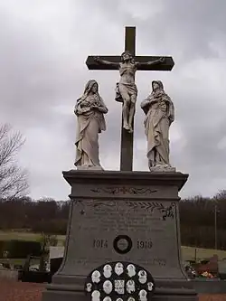 Le monument aux morts.