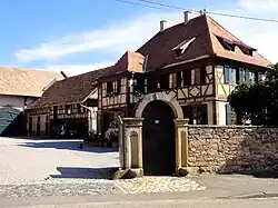 Ferme, 7 rue Principale.