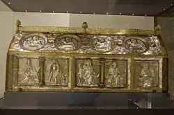 Châsse de saint Domitien (Art mosan, réalisée vers 1173, attribuée à Godefroy de Huy).